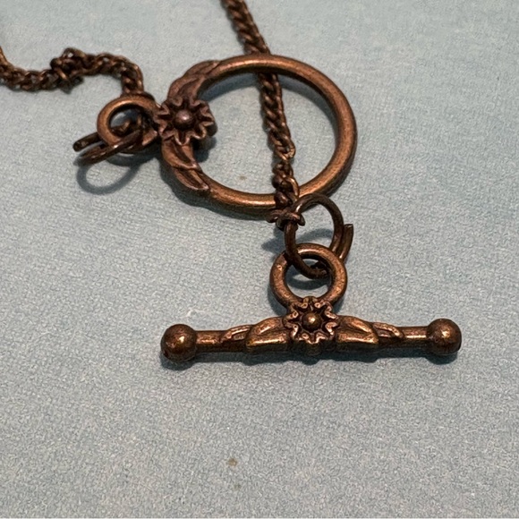 Frida Kahlo Antiqued Bronze High Gloss Portrait Pendant On Curb Chain - Picture 3 of 8